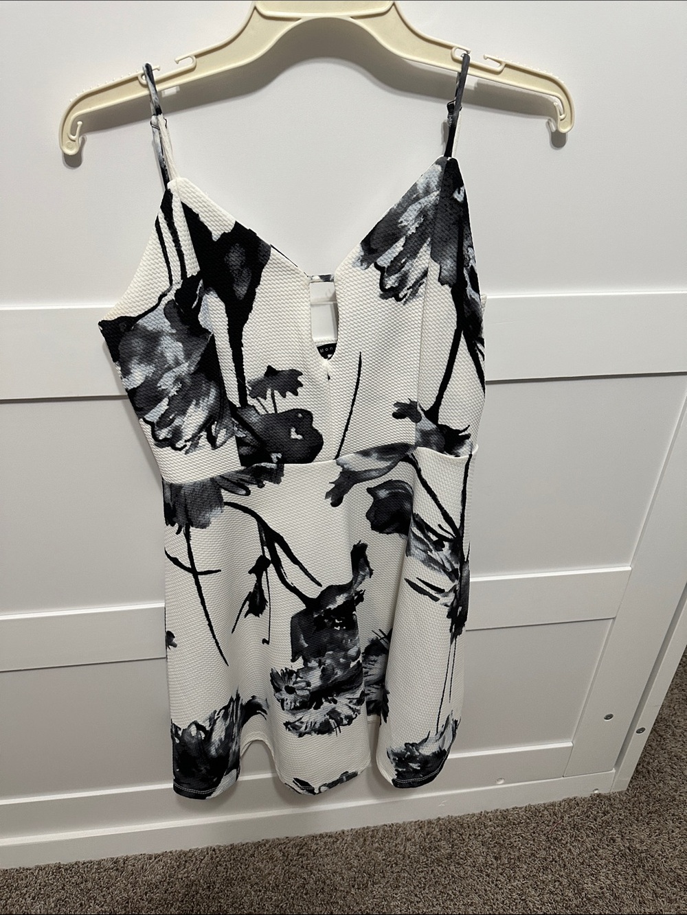 Haute Monde White and Black Floral V-Neck Spaghetti Strap Mini Dress